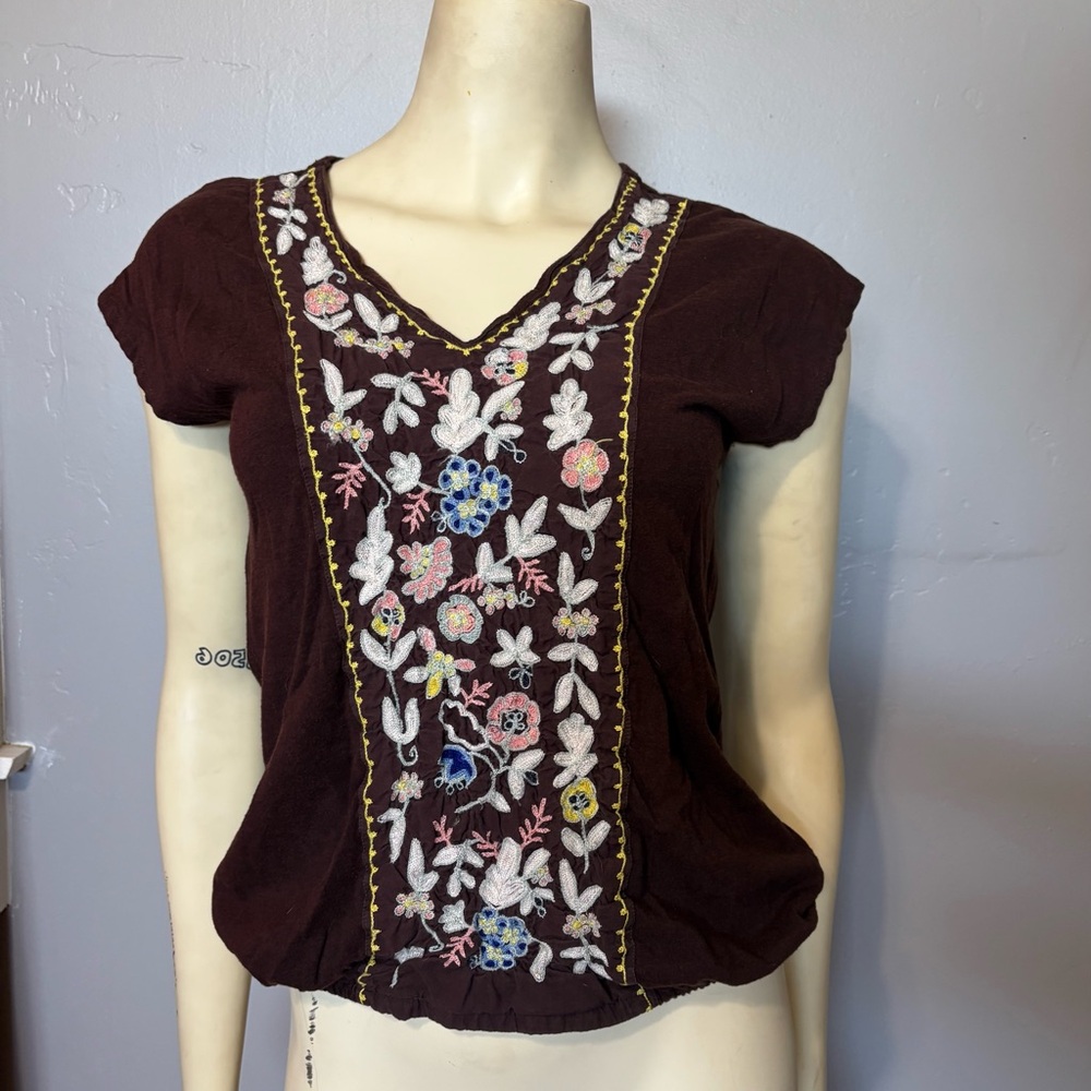 Life Style Vintage Embroidered Floral Shirt Sz S 50/50 Cotton Rayon soft Brown